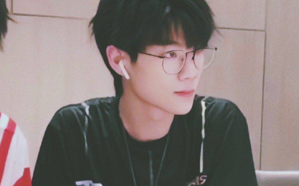 [4am33svan]电竞男模在线尬舞