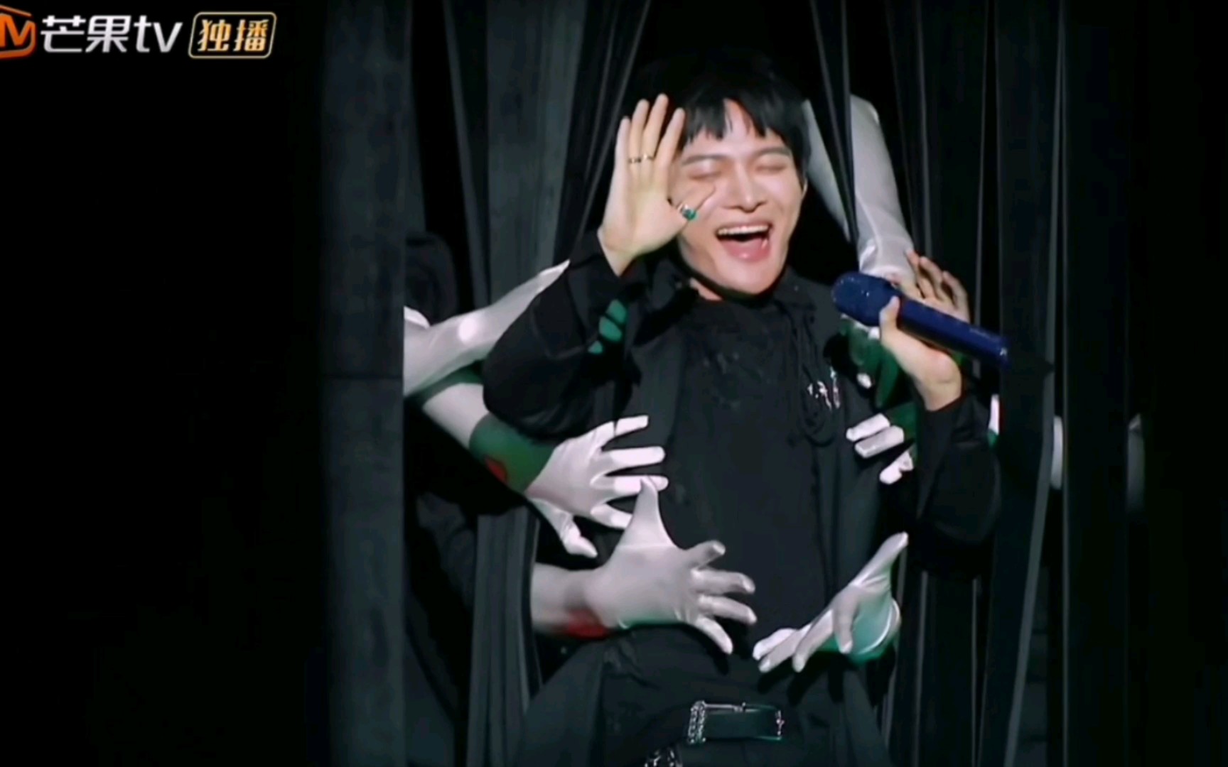 明星大侦探周深卡布叻高唱恐怖童谣气氛满满