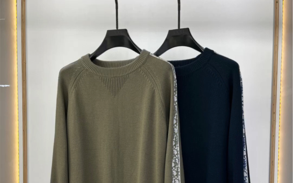 说一下高仿dior迪奥2023秋冬新款刺绣老花毛衣男针织圆领线衫男女款