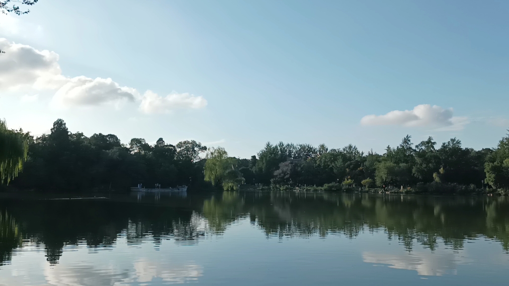 [图]未名湖、晴空