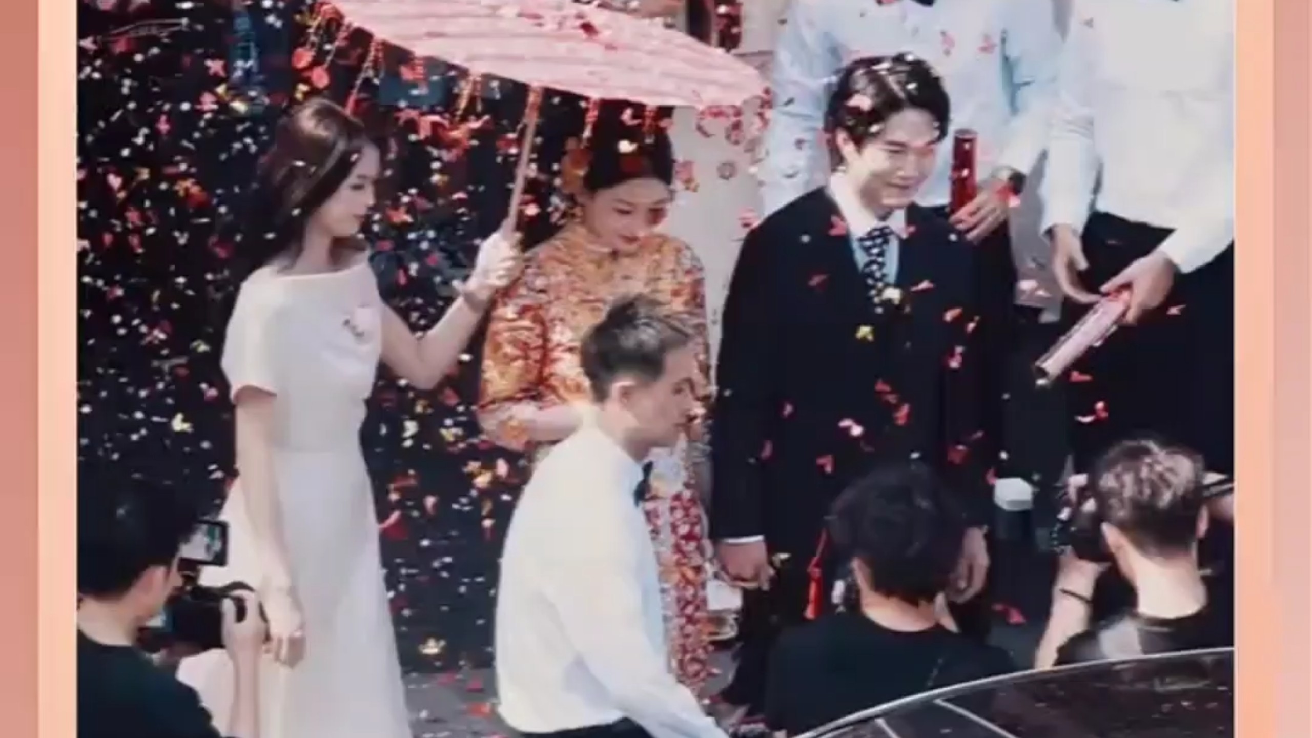 当婚车接亲遇上跑男录制，姐妹你的神图有了 #跑男 ＃奔跑吧