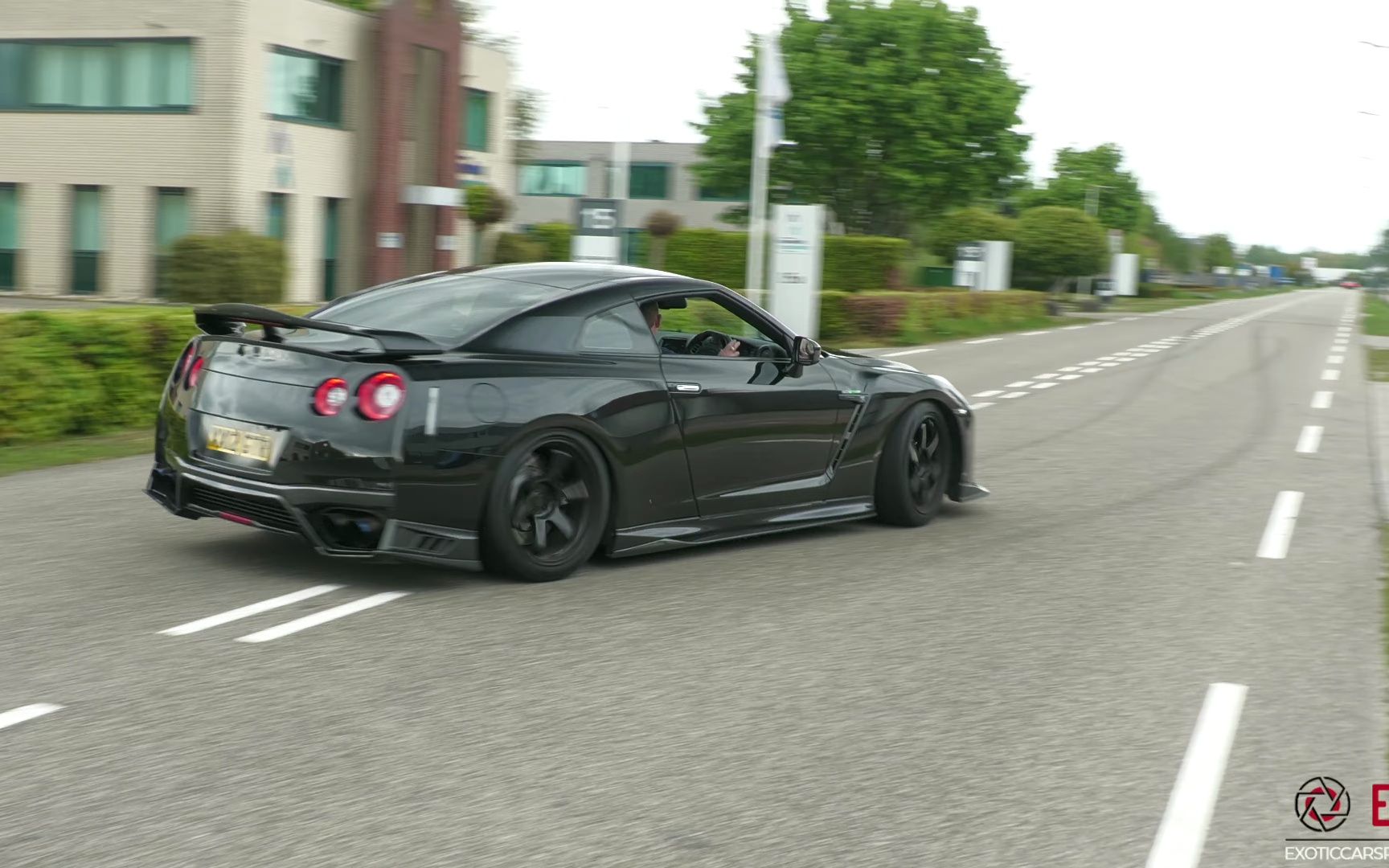 疯狂千匹gtr r35