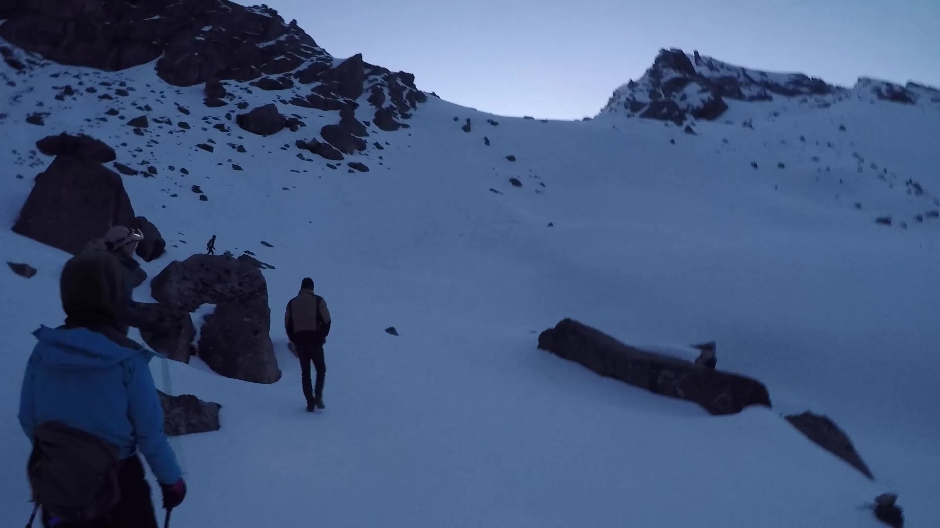 [图]长穿毕穿越：凌晨爬到垭口，风景超美，因雪太厚太滑折返