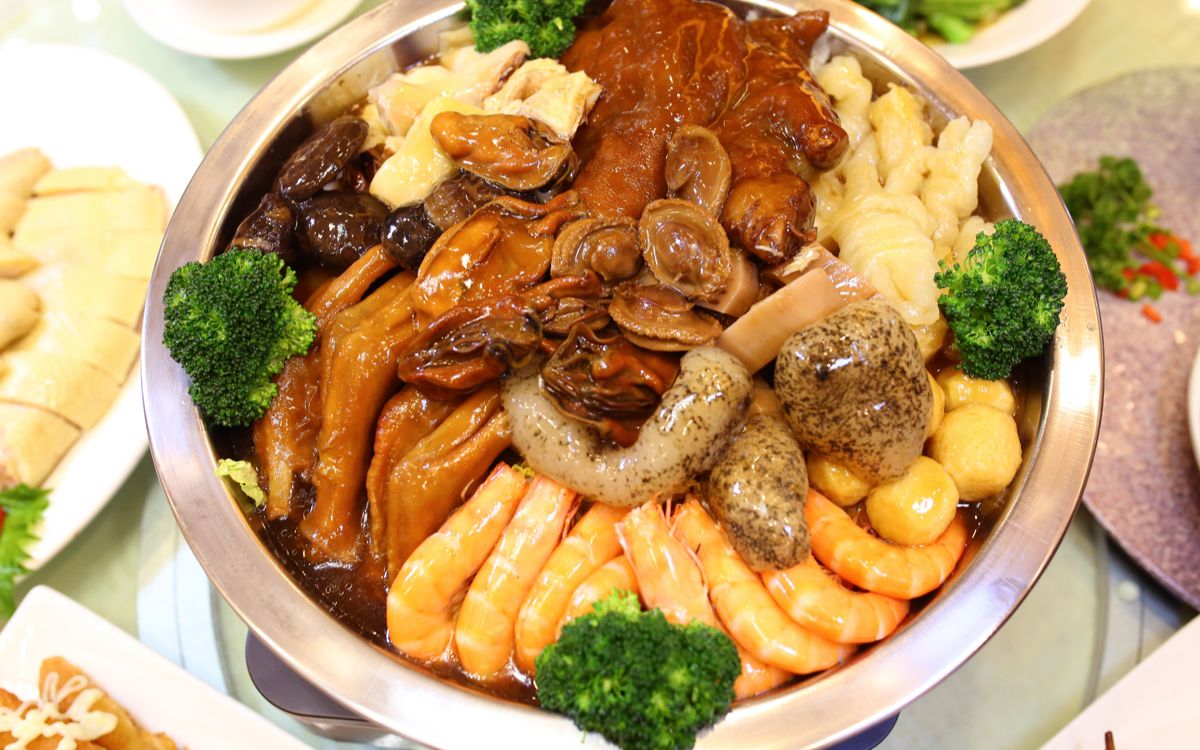 跟着大厨做广东盆菜,山珍海味鲍参翅肚一锅端