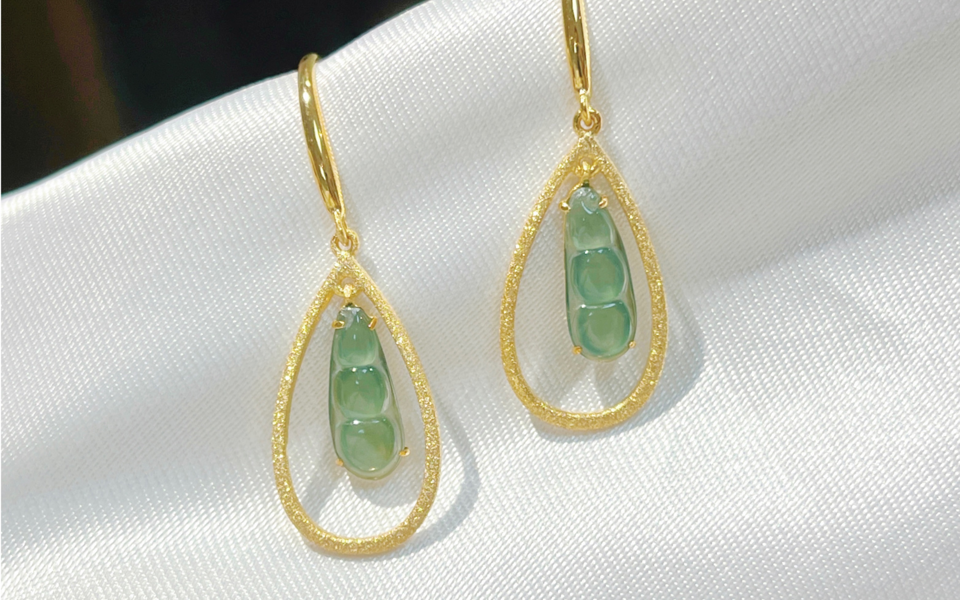 2千多翡翠福豆18k黄金耳坠