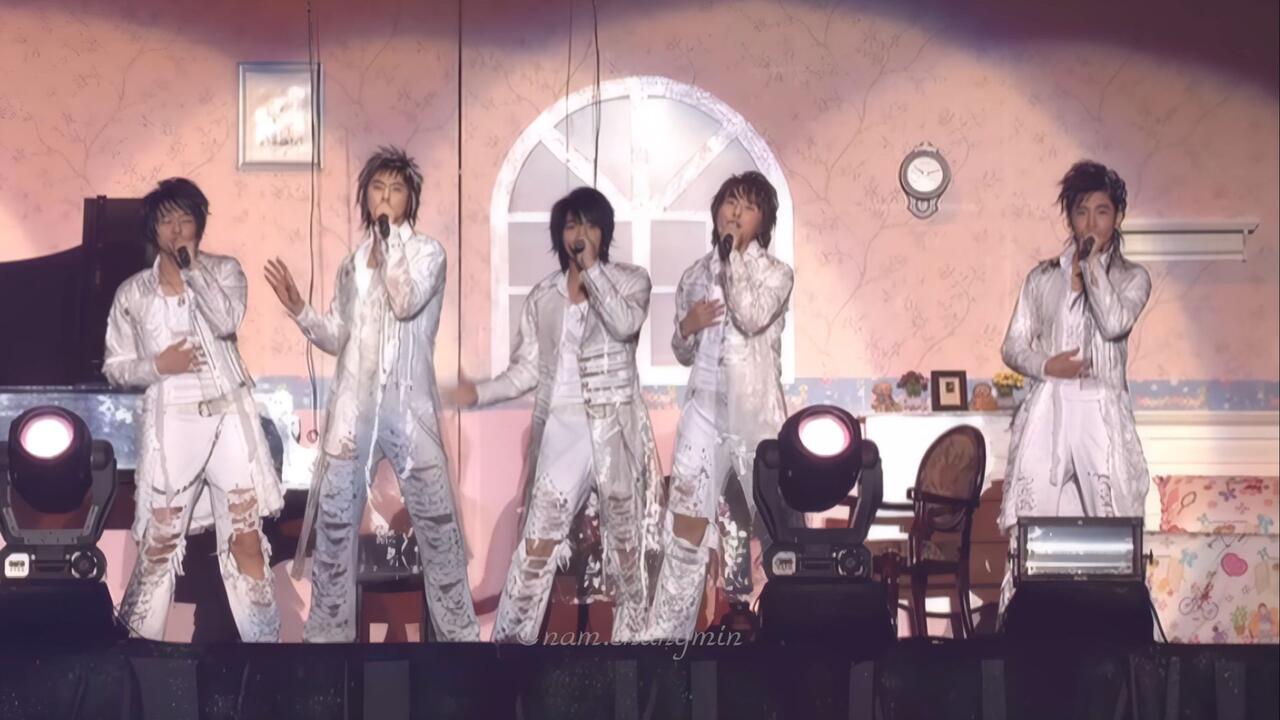 东方神起The 1st LIVE CONCERT RISING SUN │ Hug_哔哩哔哩_bilibili