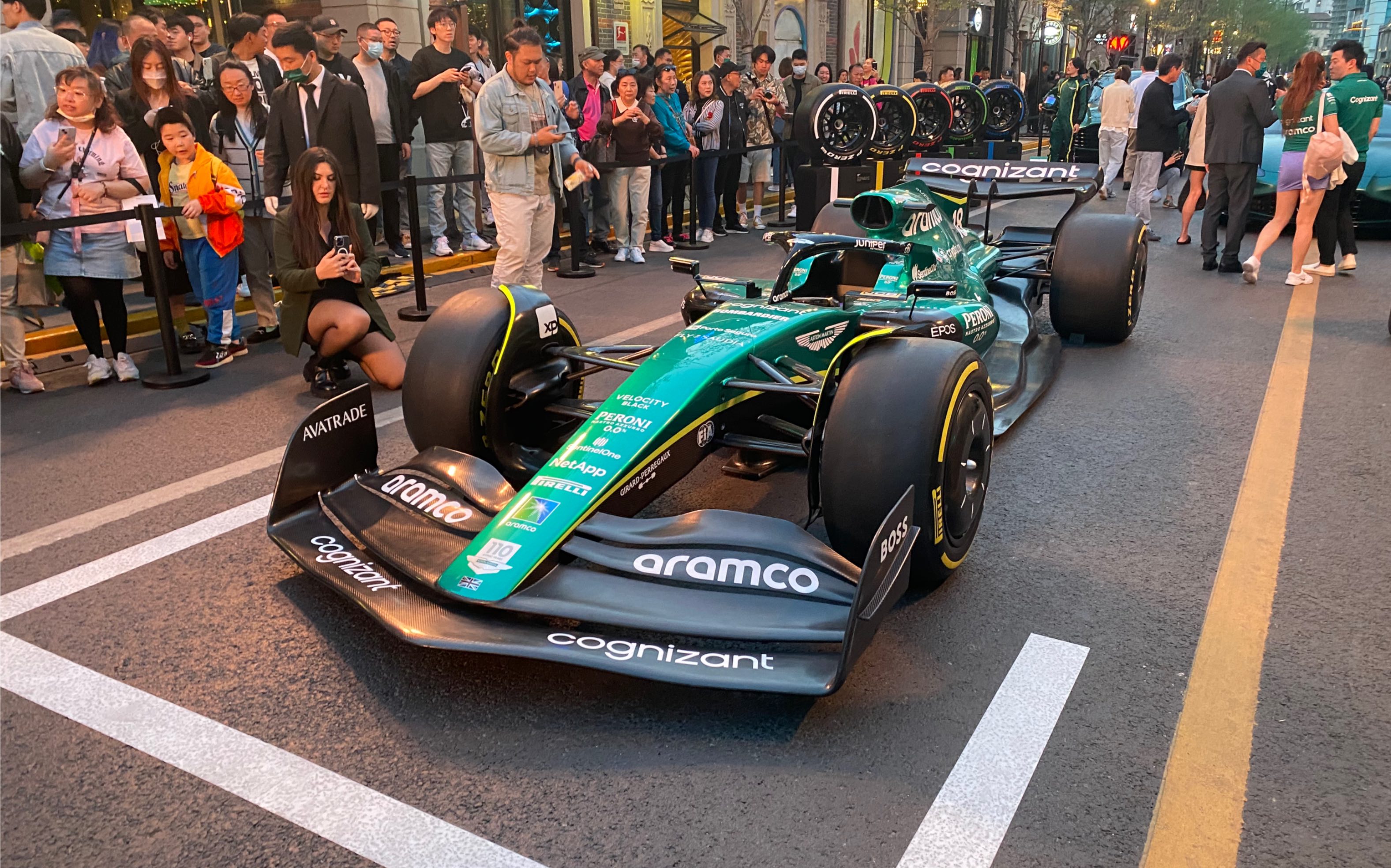 阿斯顿马丁大道活动 f1 上海南京西路