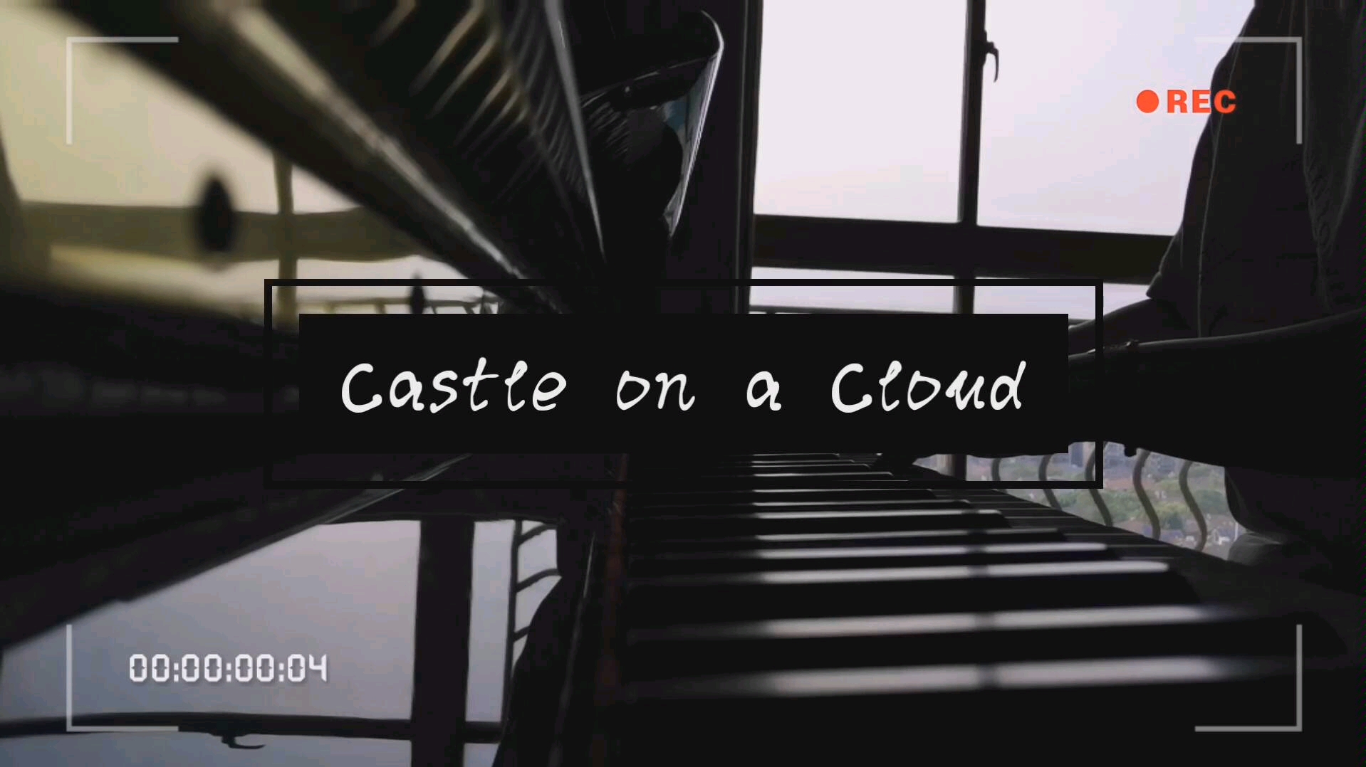 [图]【钢琴】音乐剧/悲惨世界/珂赛特唱段《Castle on a Cloud》