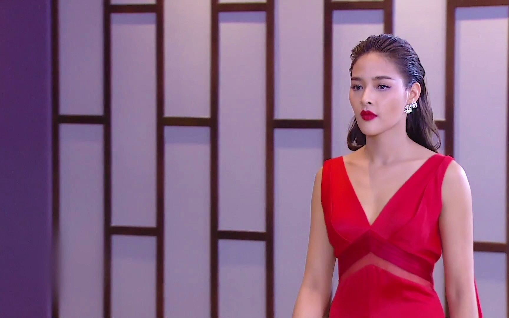 【迟来的忏悔】【第8集】风尘女子通过经纪人包装,一夜之间逆袭成大