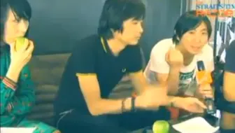 新加坡媒体专访新裤子2，每夜3点给彭磊打电话/演出时脱庞宽裤子的男歌迷们