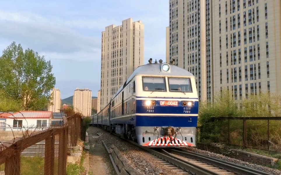 【中国铁路】20230512:df110042牵引客车k430次驶出通化站接近梅集线