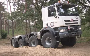 Video herunterladen: 越野之王 Tatra 太拖拉 凤凰8x8 卡车