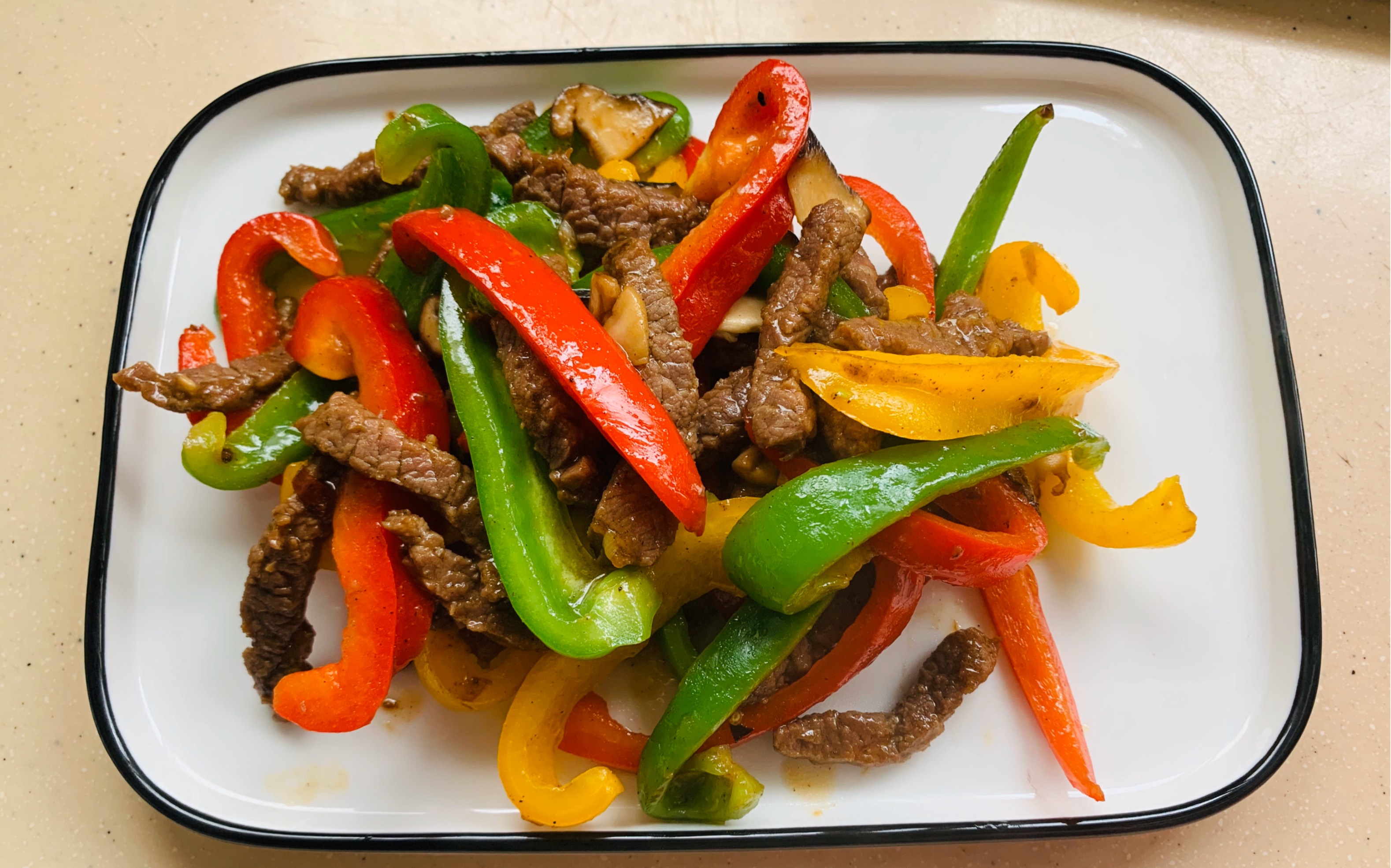 五彩缤纷炒牛柳呀(o^^o)