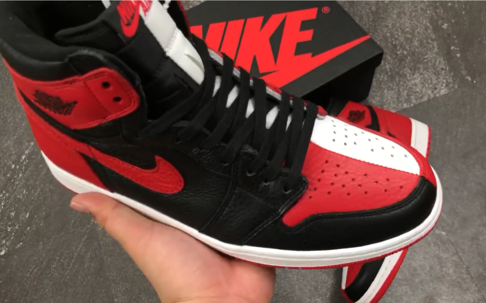 aj1 阴阳小丑 实拍