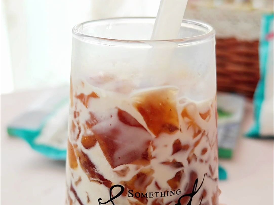 红茶冻牛乳比奶茶还好喝 今天实现茶冻自由