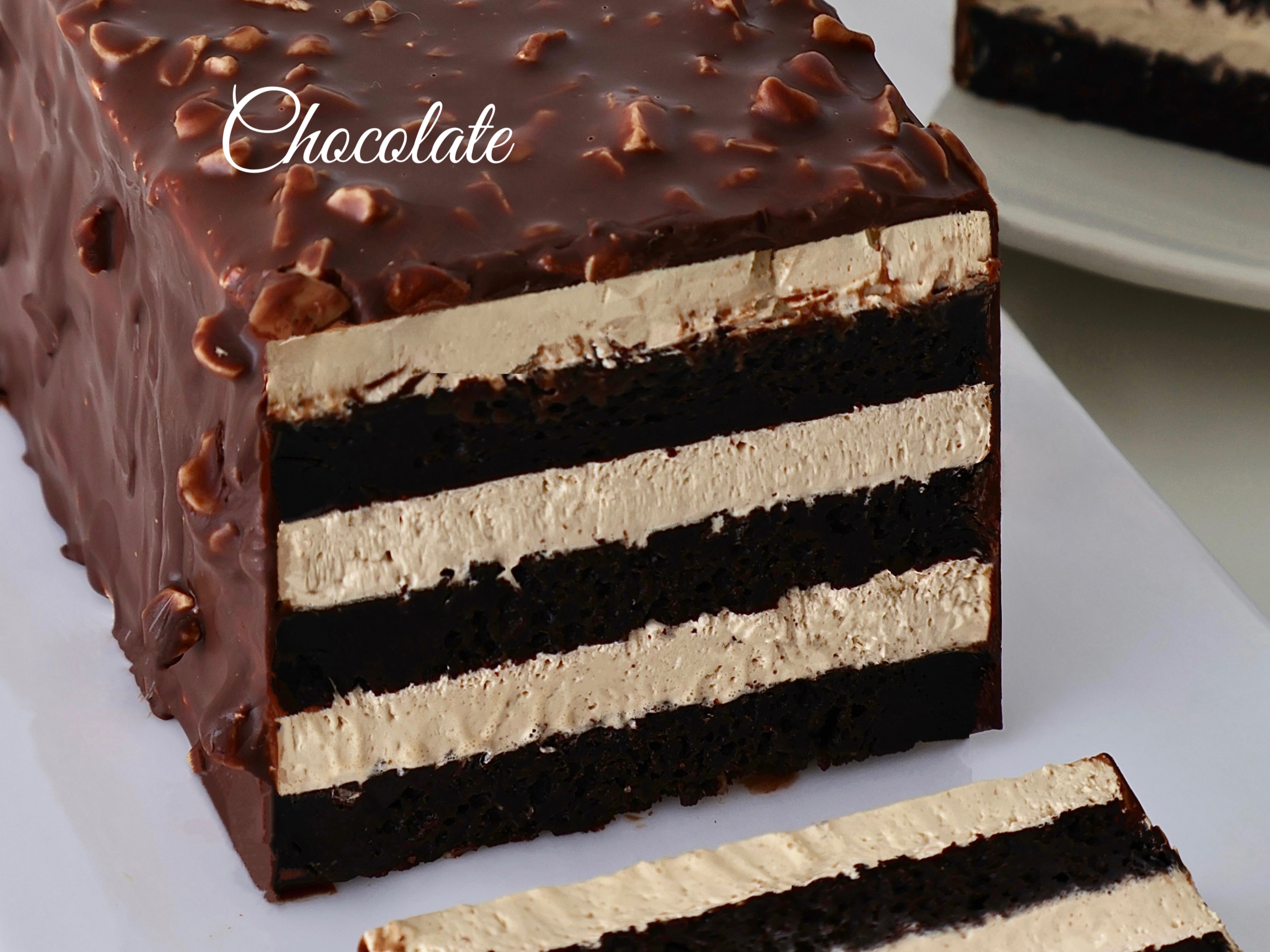 巧克力焦糖花生脆皮蛋糕