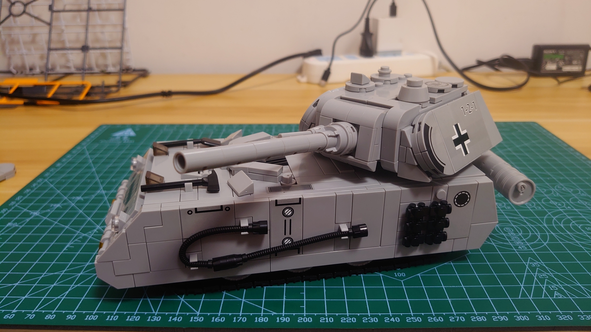 乐毅积木66061鼠式坦克开箱分享把玩