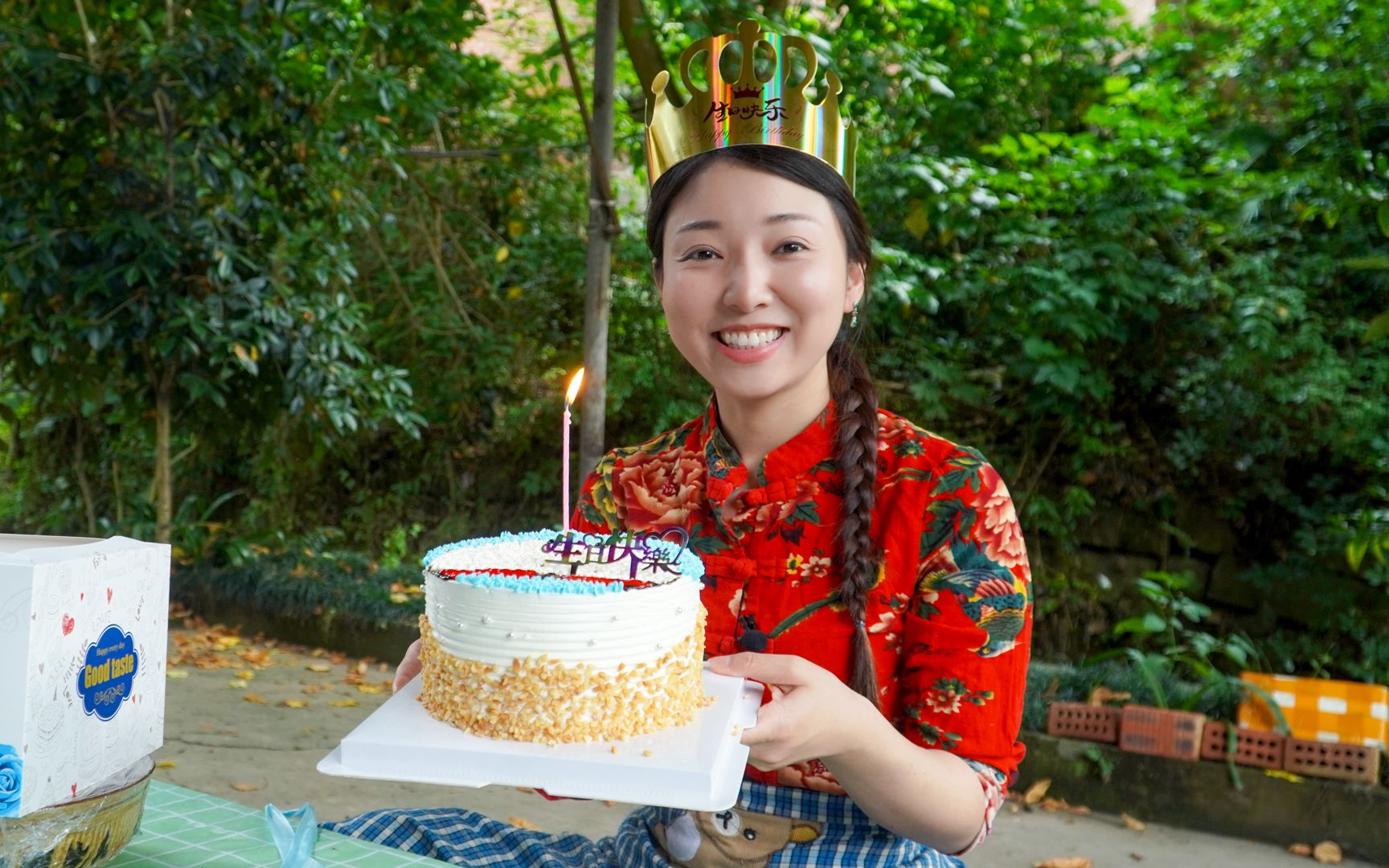 小雨生日金老师买了蛋糕还亲手做了长寿面小雨吃得汤都不剩