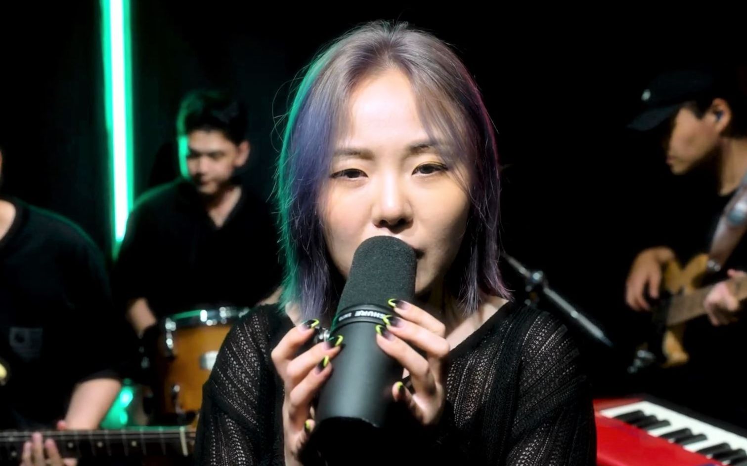 性感烟嗓小姐姐翻唱tinyriot简直不要太a了叭