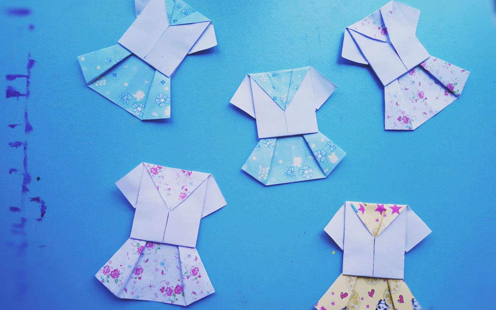 【手工折纸】折纸学生装套装小裙子,好漂亮哦,两分钟学会