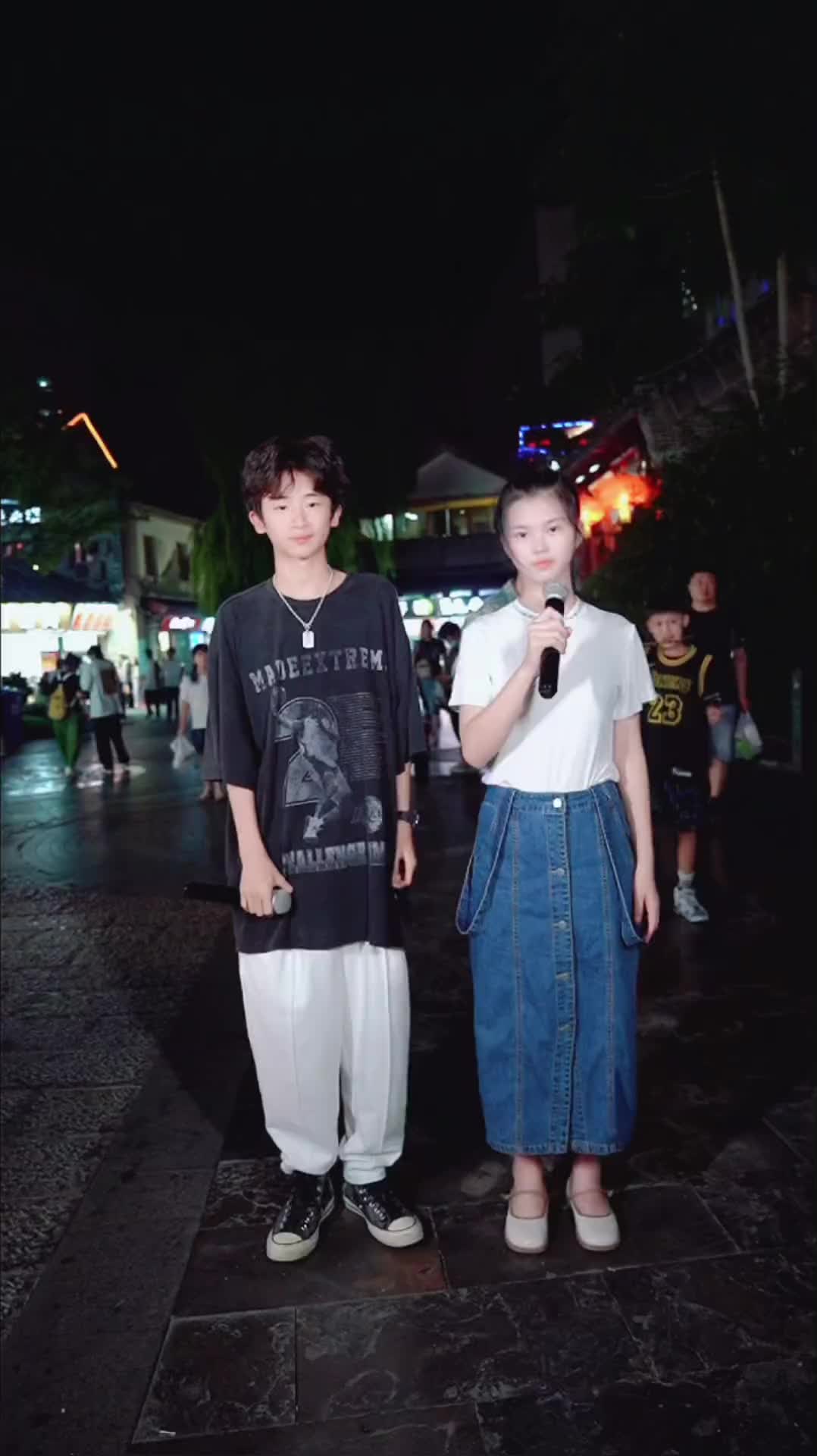 兄妹俩这首歌也会了真不错小天一雨儿爱唱歌音乐最美童声同城热点