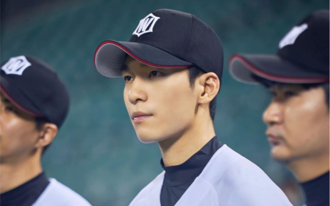 魏河俊 魏化俊 | 再次十八岁 | 那个带棒球帽的"坏" 男 人