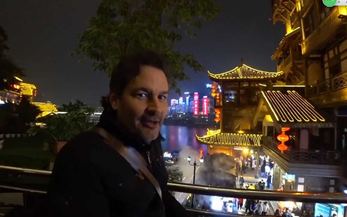 老外alex重庆游预告中英双语字幕