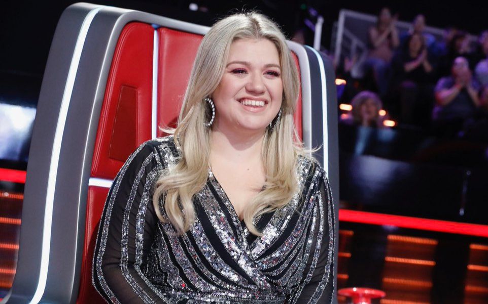 kellyclarkson学咽音out啦肥k的小嗓鼻咽音才是正道凯莉秀四大唱将