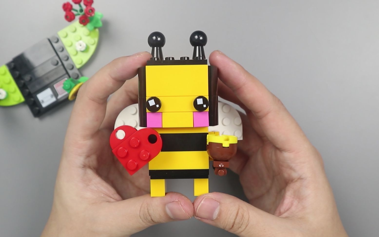 试玩乐高情人节小蜜蜂方头仔,会是好的情人节礼物吗?