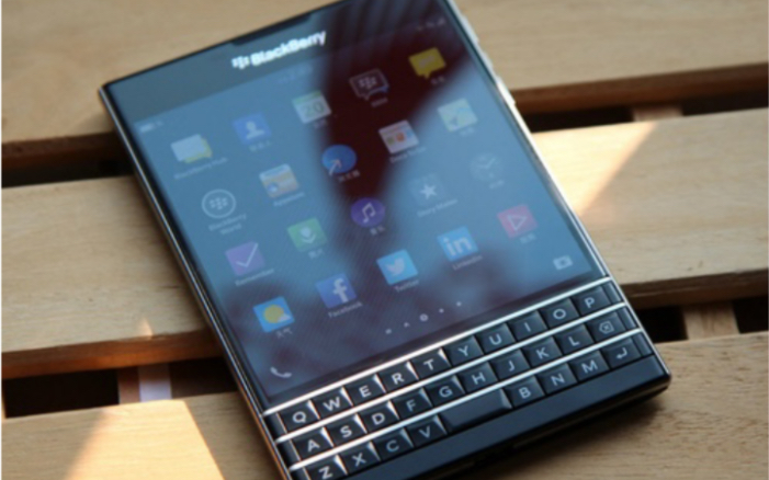 买前电话机买后爱奇艺2020年用黑莓护照passport还能看爱奇艺追剧时尚