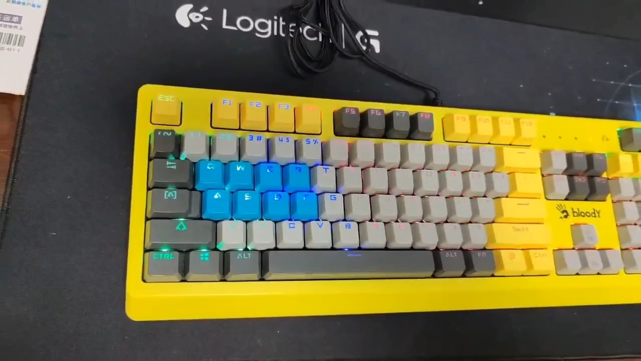 血手幽灵b820rc朋克黄lk光轴快如闪电