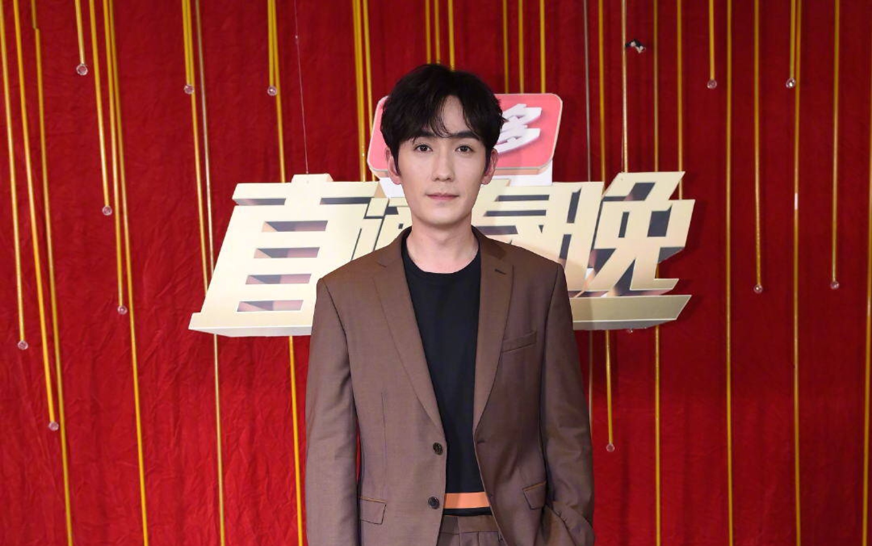 【朱一龙】直通春晚现场表演手指操哈哈哈哈哈_哔哩哔哩 (゜-゜)つロ