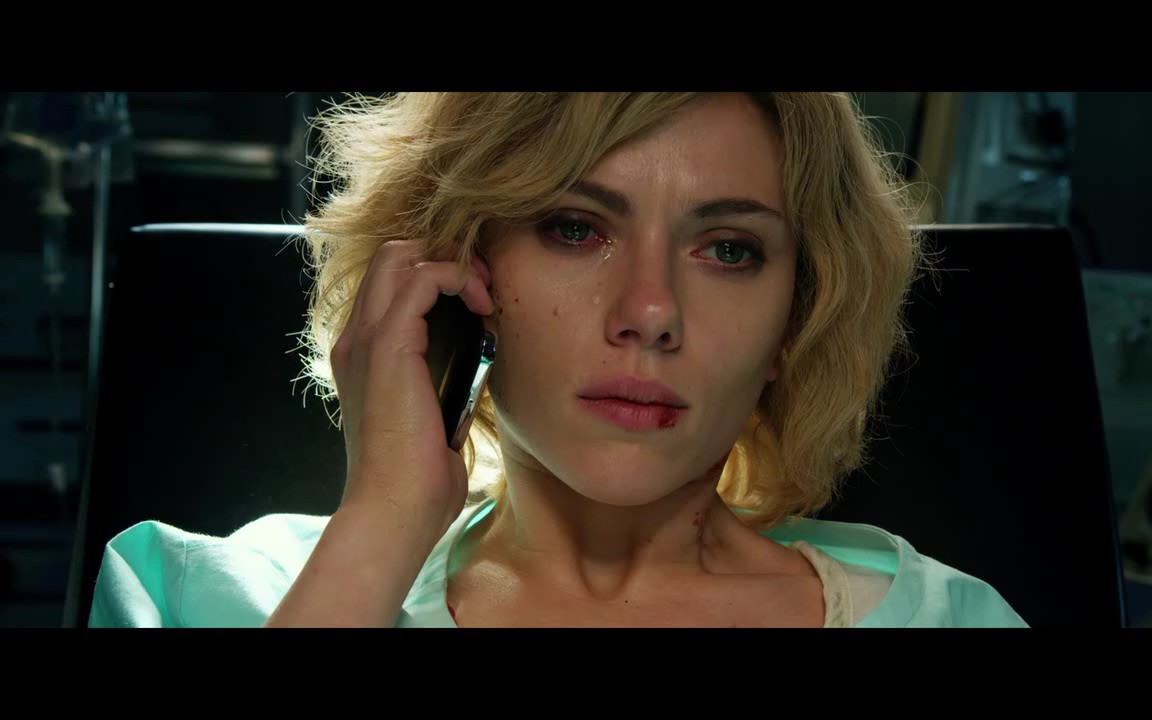 《超体》片断1:我能感受到万物!