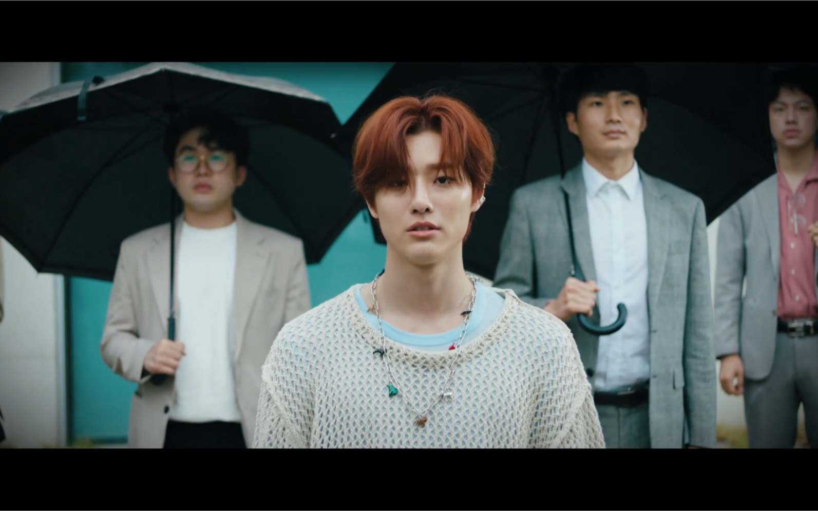 woodz(曹承衍)首张迷你专辑主打曲《love me harder》mv预告公开!