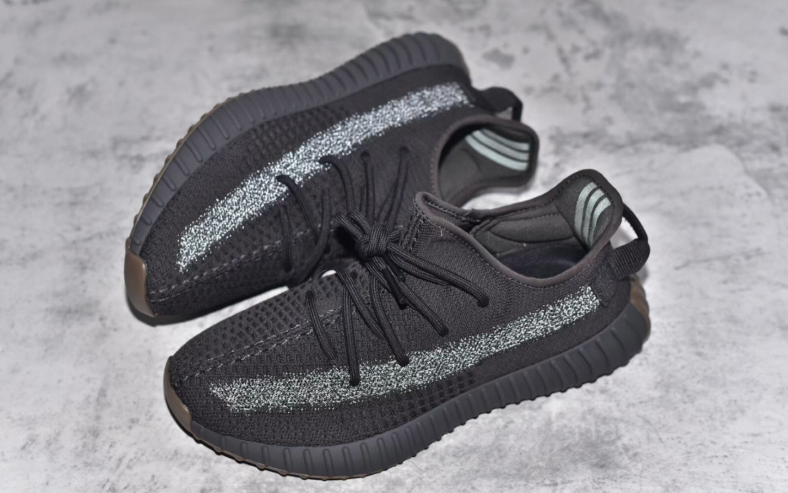 adidas yeezy 350v2 boost cinder reflective 侧透满天星黑生胶运动