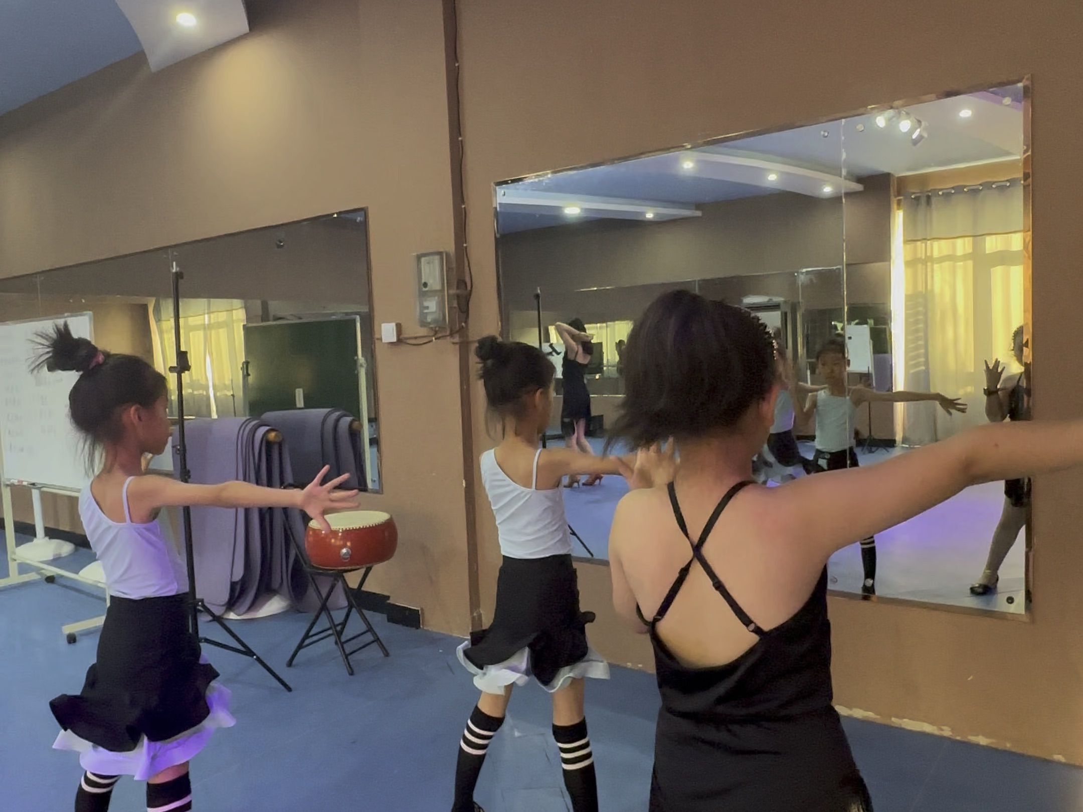 【动哒舞蹈】伦巴-库克拉恰