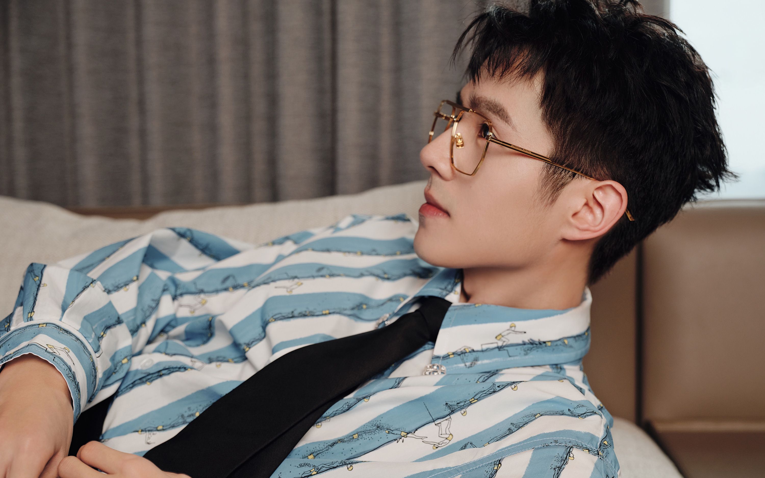 【刘昊然|elle35周年】走红毯 官宣解密 内场颁奖