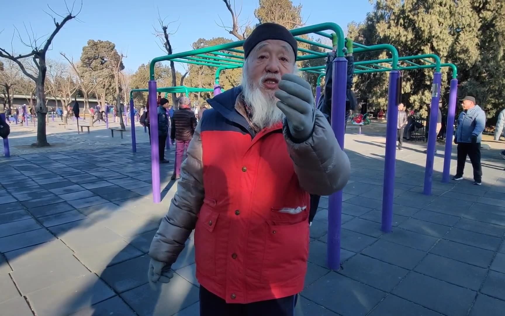 北京天坛大爷,讲述老年夜间预防突发疾病的方法,我听后受益匪浅