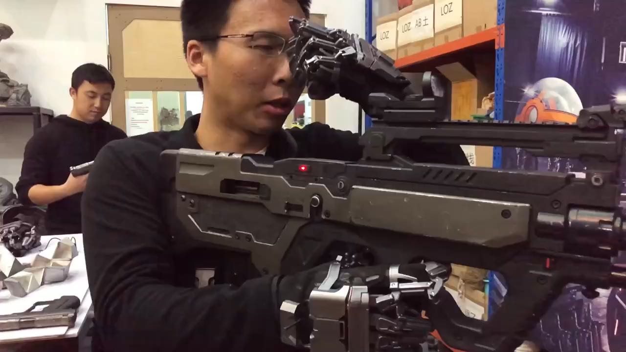 试玩《流浪地球》里的道具枪:47式5.