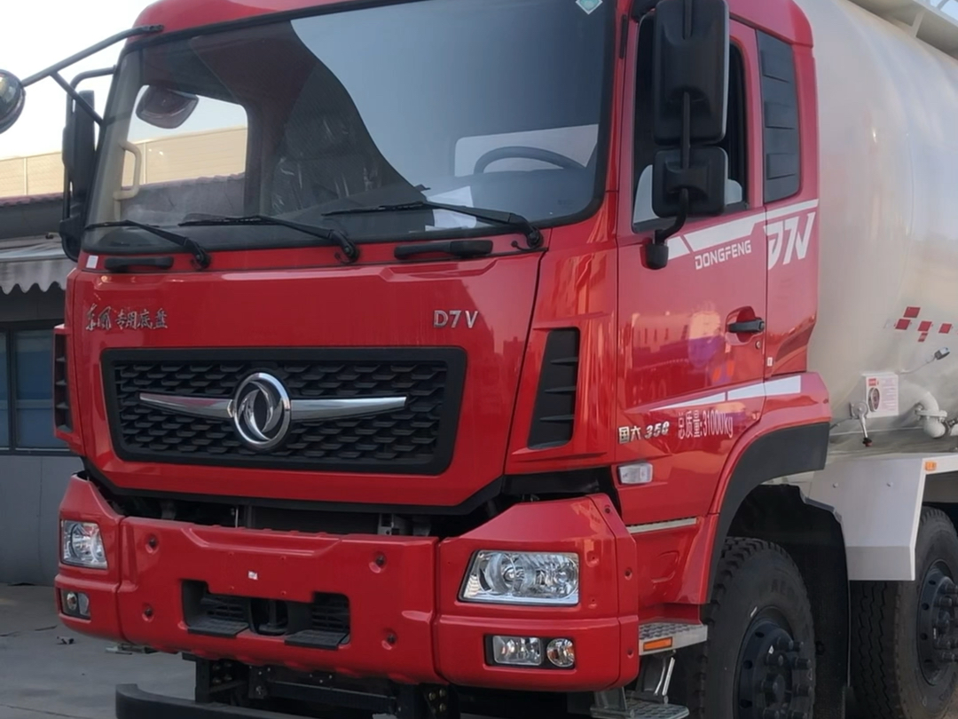 东风28方干混砂浆车,水泥罐车,粉煤灰,石灰粉,矿石粉运输车.