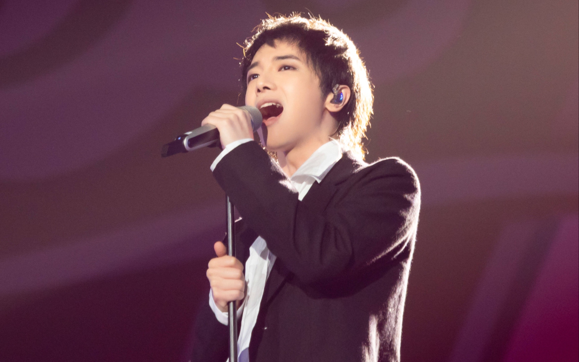 【华晨宇】2018中秋晚会《智商二五零》《寻》1080p