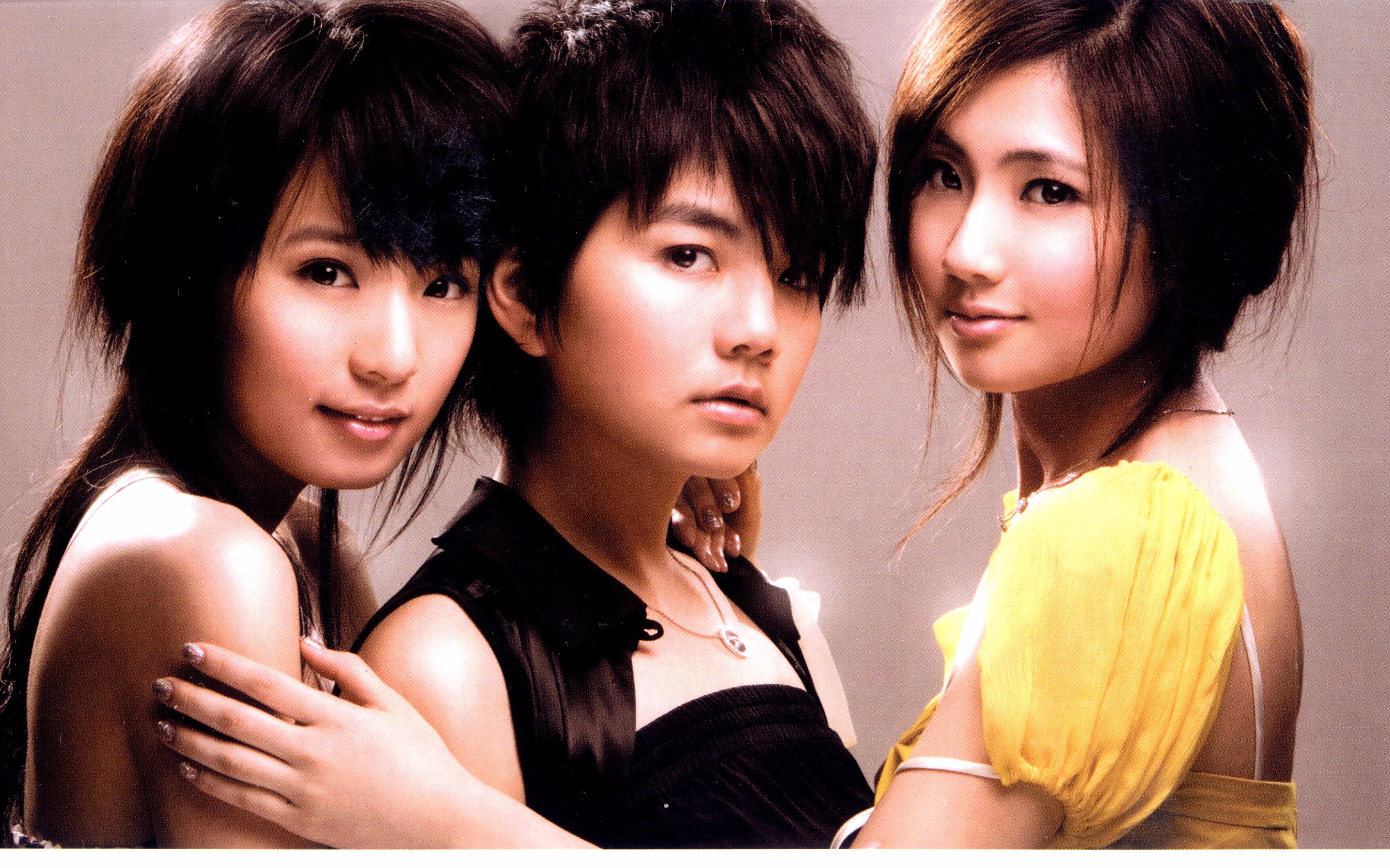 s.h.e『当我们同在一起 五周年同乐会精华』_哔哩哔哩_bilibili