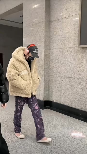 宝宝 @我要上热门(o3x8er38dpbhvbaa)