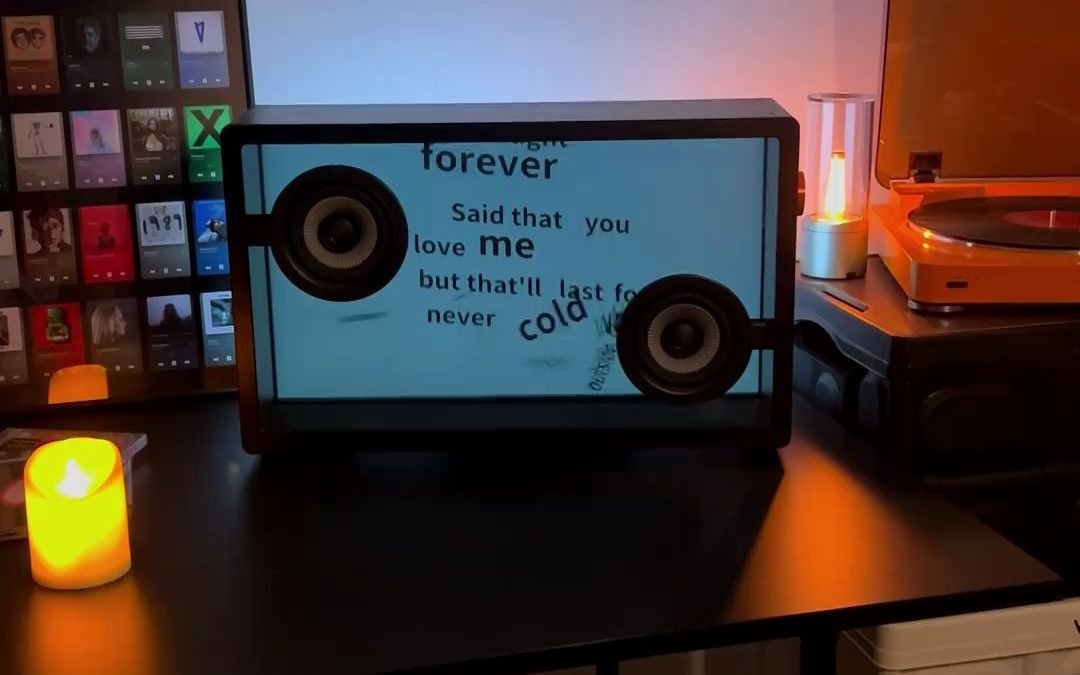 但凡少一个女朋友都唱不出这种感觉 morrorart歌词音箱 透明悬浮歌词