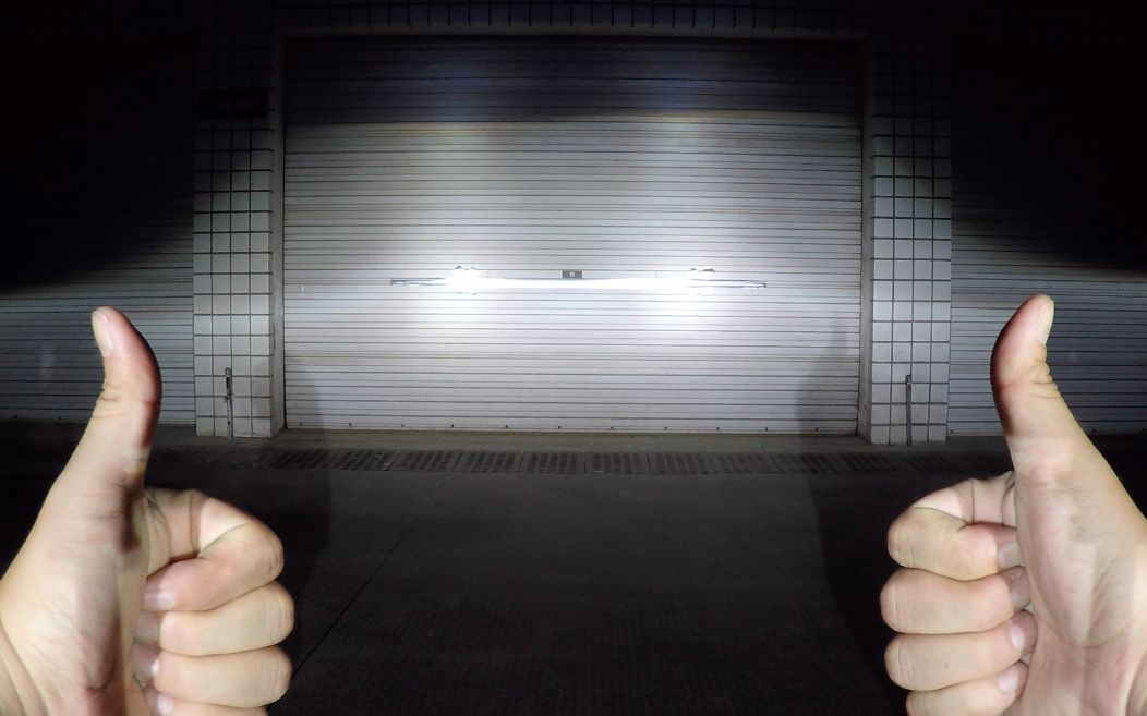 撸车师兄车灯照的不够远教你自己动手调整汽车灯光角度3分钟学会