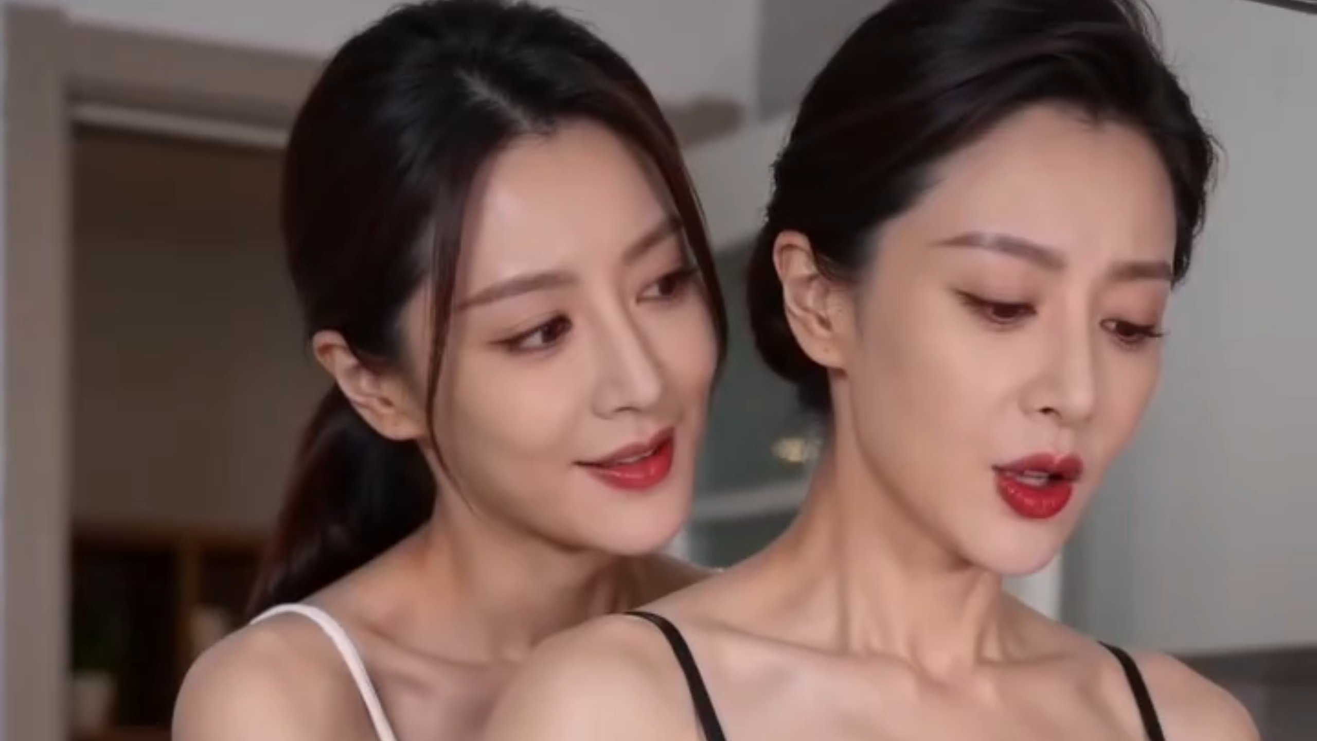 依云凌日（23）云姐和小东临时住到姜芮家，姜芮和小东在云姐眼皮底下深入交流，云姐不顾危险出去，结果遇到人跟踪