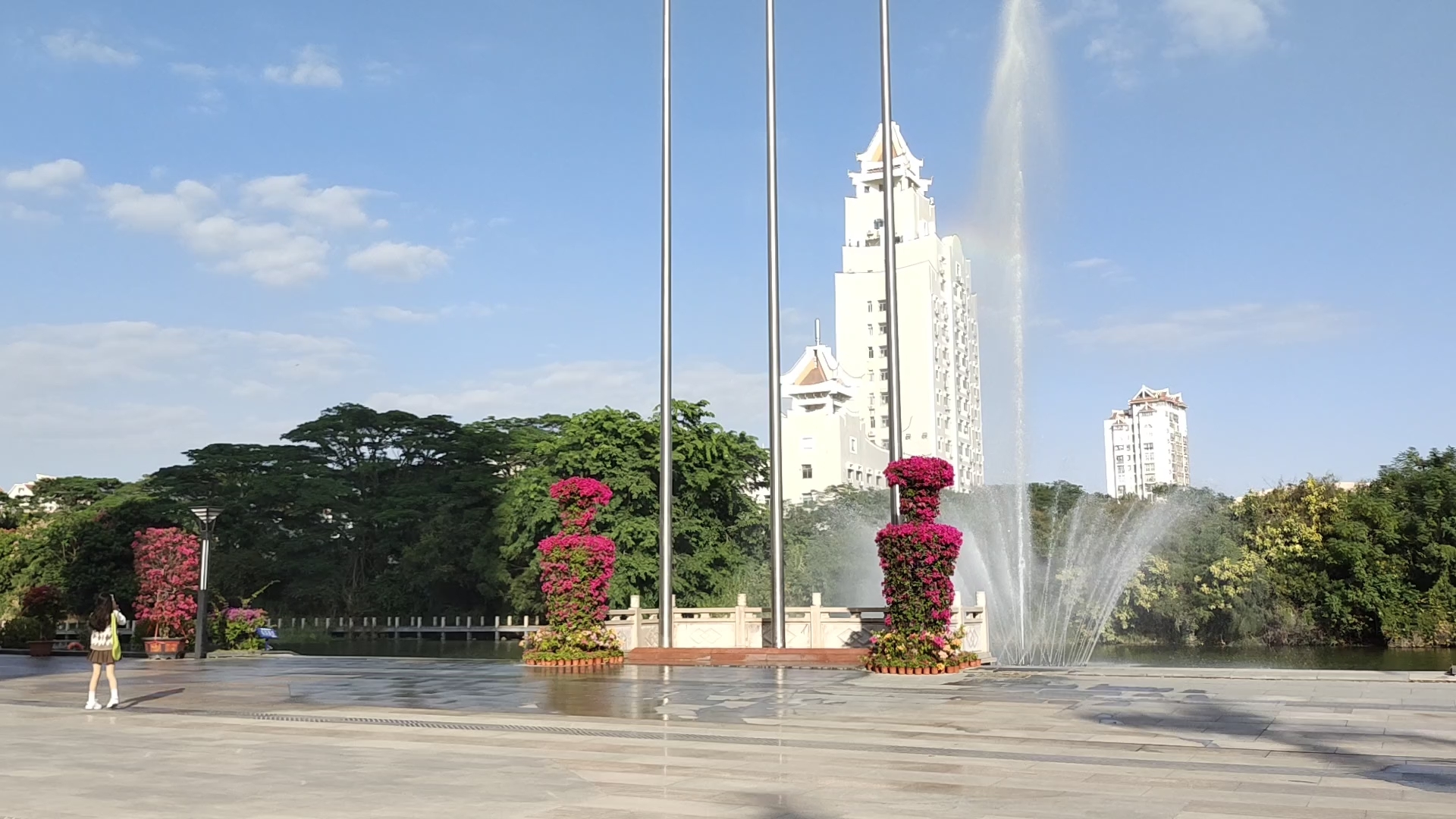 学校喷泉带着彩虹