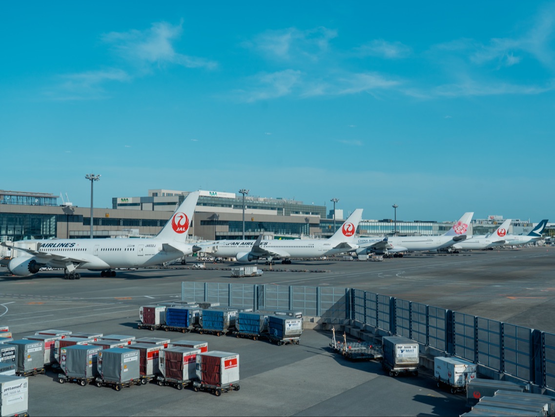 日本航空jl7040(国泰航空cx524)航班起降 boeing 777-367er b-kqf