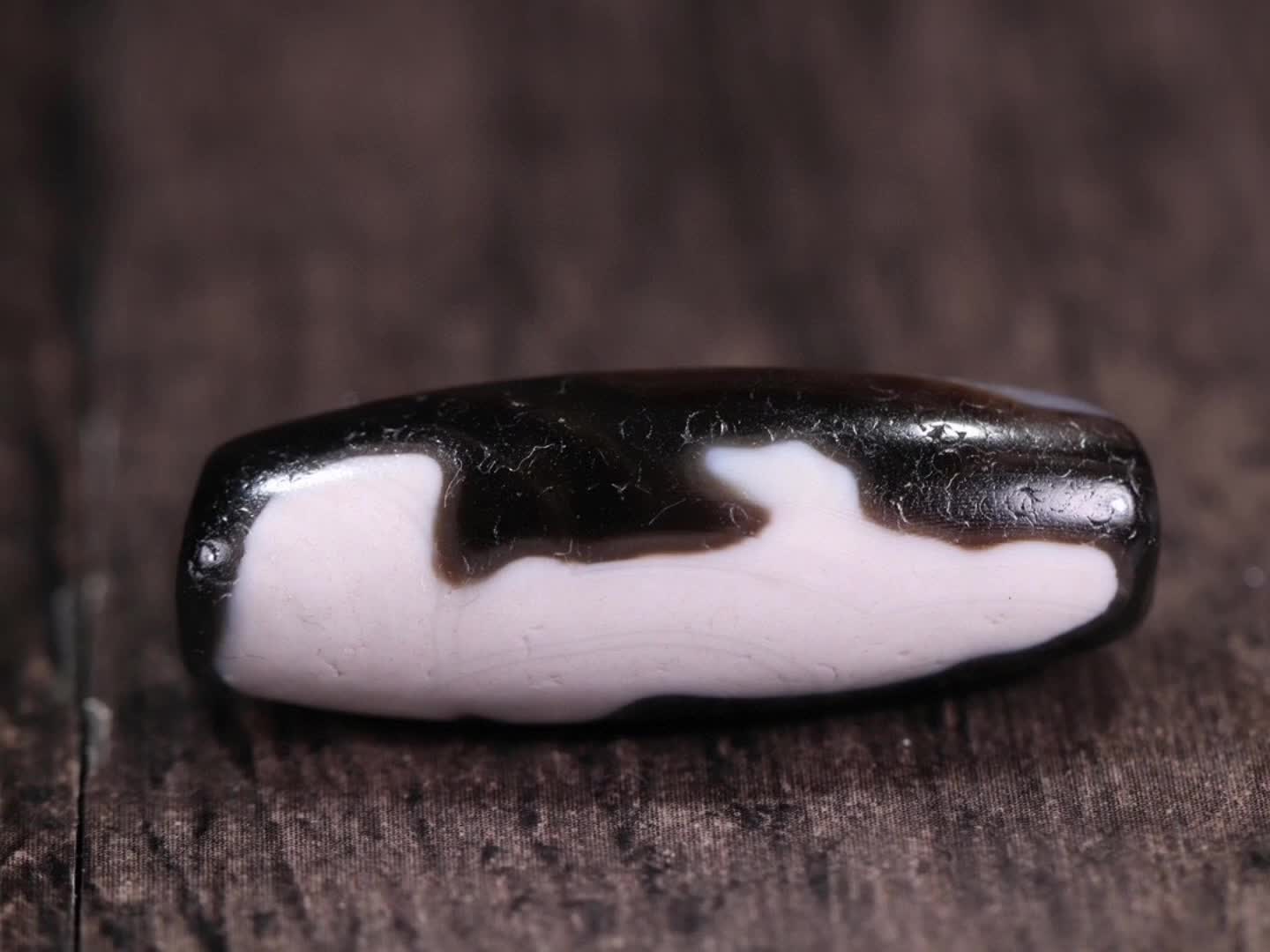 精品藏传至纯观音天珠,珠型完美,质地细腻,肉质感强,包浆油润