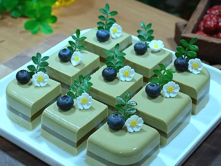 清清爽爽的抹茶布丁,吃上一口超满足